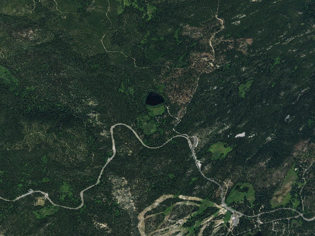 Aerial image of Grande Ronde Lake Campground