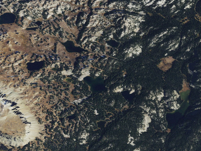 Aerial image of Round Lake-007