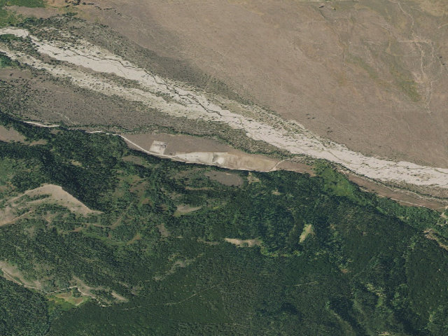 Aerial image of Toppings Spread 2S